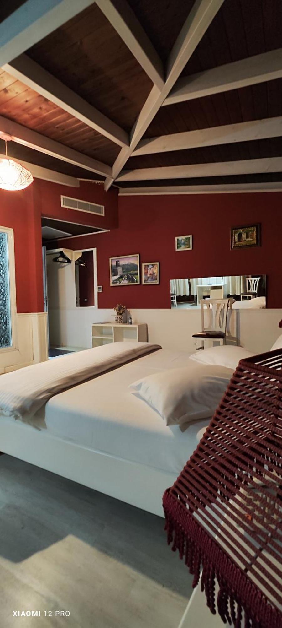 Hotel Kastria Tirana Exteriér fotografie
