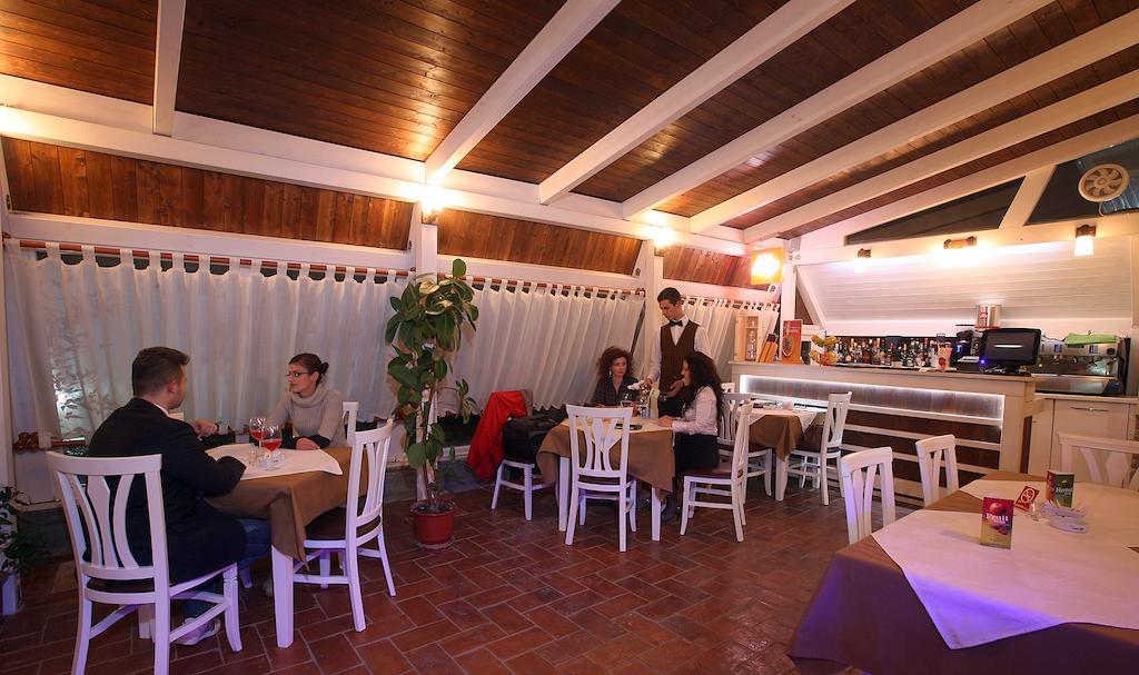 Hotel Kastria Tirana Exteriér fotografie