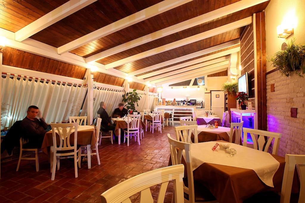 Hotel Kastria Tirana Exteriér fotografie